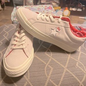 Limited Edition Hello Kitty Converse size 8 woman/6men